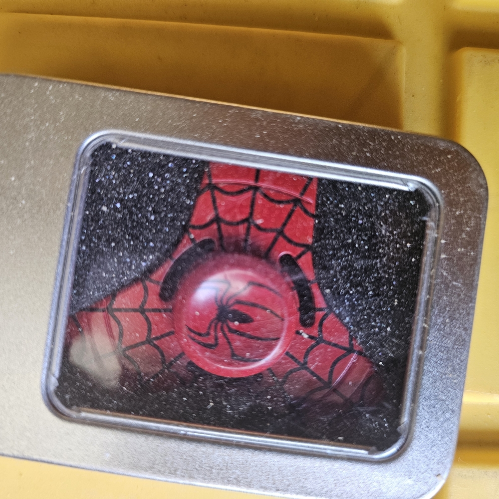 Red Spider Web Fidget Spinner - Picture 2 of 2